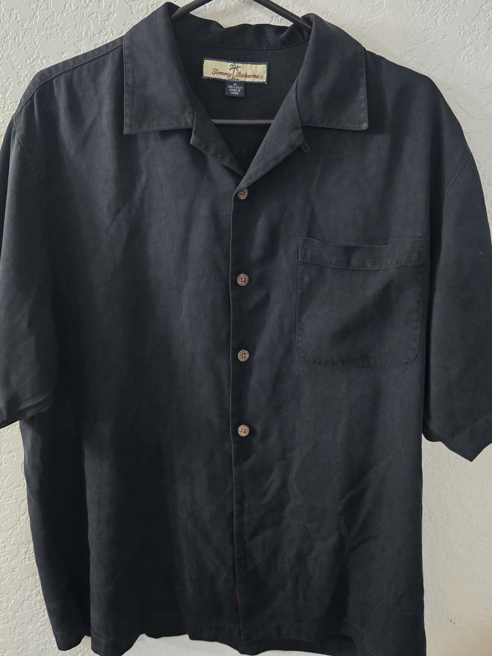 Tommy Bahama 100% Silk Black Short-Sleeve Rayon Camp Shirt